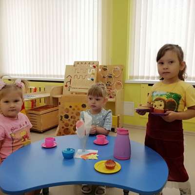 Играем  и развиваемся