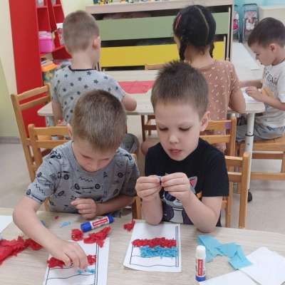 Мы родились в одной стране!