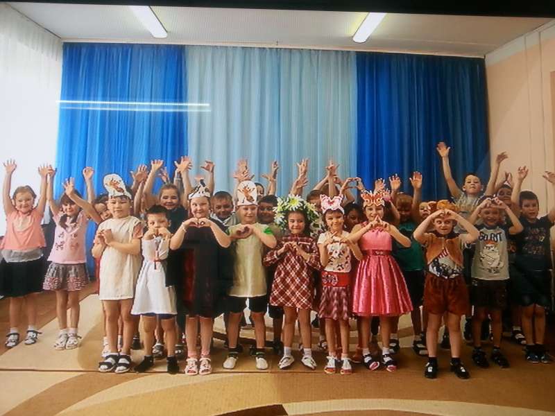 А солнце светит всем одинаково!